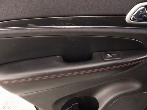 Used 2018 Jeep Grand Cherokee Trailhawk w/ Trailhawk Luxury Group image 18