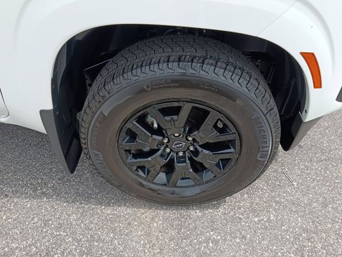 Used 2026 Nissan Frontier SV w/ Tow Package RWD image 25