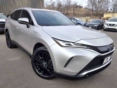 Used 2021 Toyota Venza Limited image 1