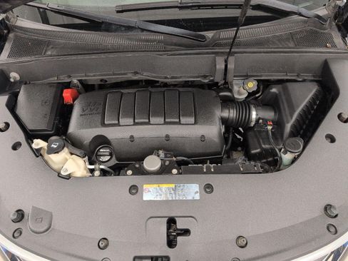 Used 2016 Chevrolet Traverse LT w/ Style and Technology Package FWD image 8