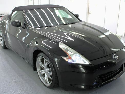 Used 2010 Nissan 370Z Touring w/ Sport Pkg RWD image 34