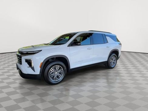 New 2026 Chevrolet Traverse LT w/ Driver Confidence Package AWD/4WD image 4