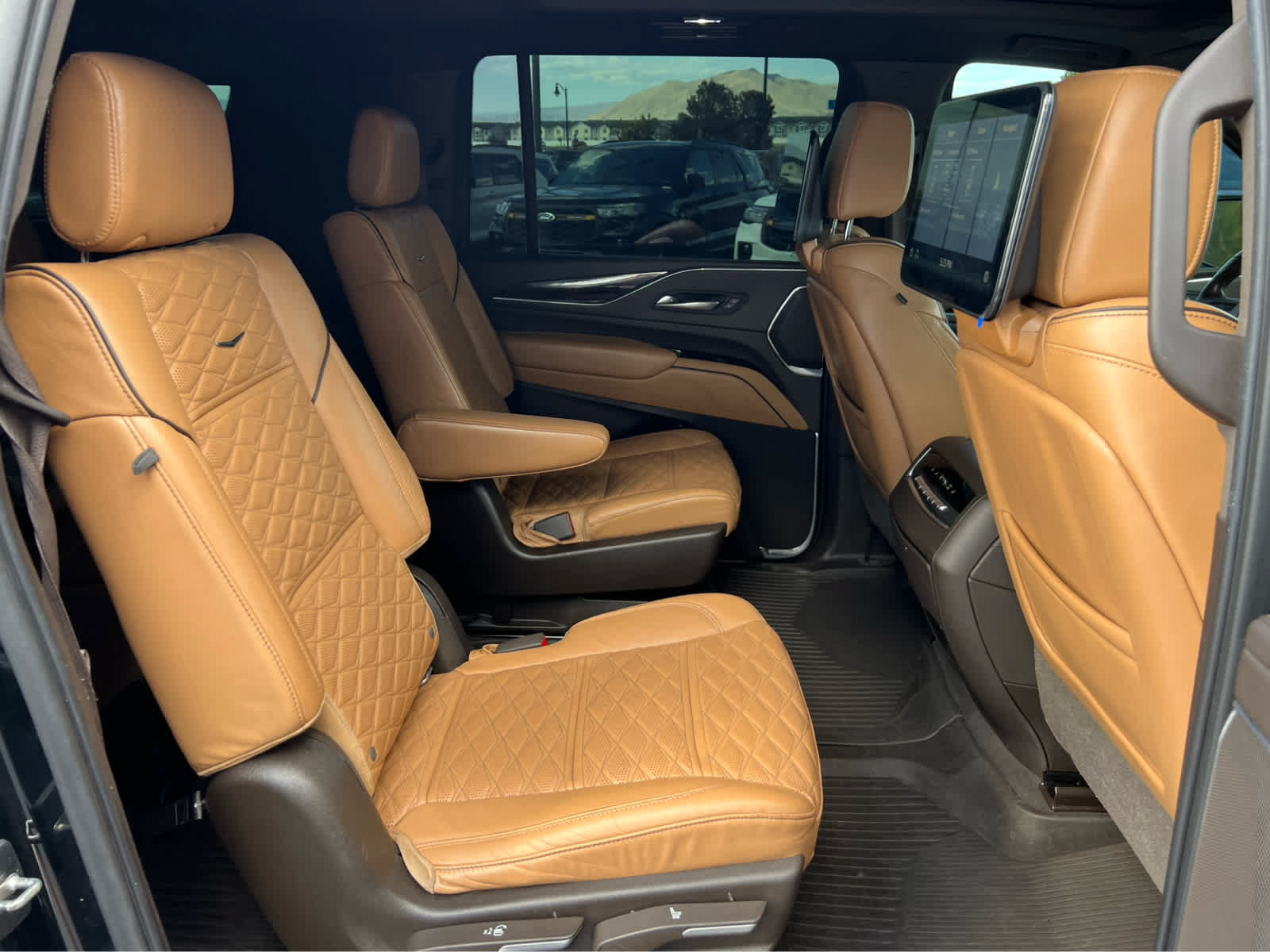 Used 2021 Cadillac Escalade ESV Sport w/ Driver Assist Tech Package AWD/4WD image 18