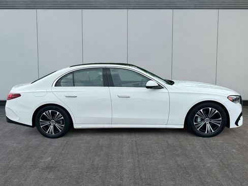 Used 2024 Mercedes-Benz E 350 4MATIC Sedan image 6