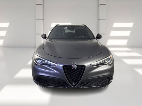Used 2022 Alfa Romeo Stelvio Veloce image 3