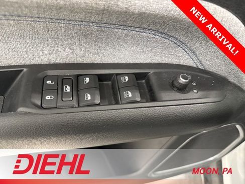 Used 2022 Jeep Compass Latitude w/ Convenience Group AWD/4WD image 21