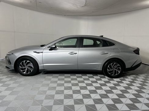 Used 2026 Hyundai Sonata Blue FWD image 5