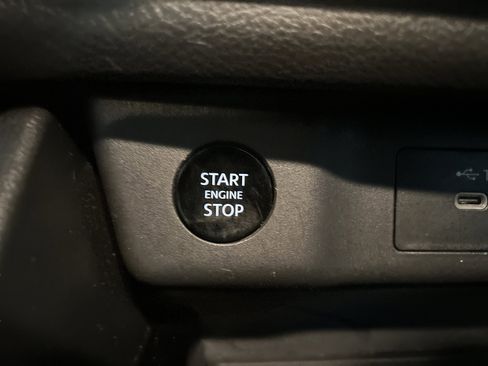 Used 2025 Nissan Rogue SV image 45