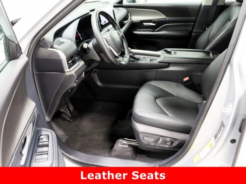Certified 2025 Toyota Grand Highlander FWD image 14