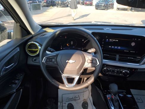 Certified 2024 Chevrolet Trax LT w/ Driver Confidence Package image 27