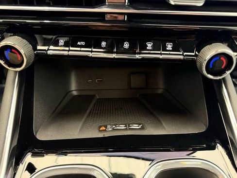 New 2026 Chevrolet Traverse LT image 39