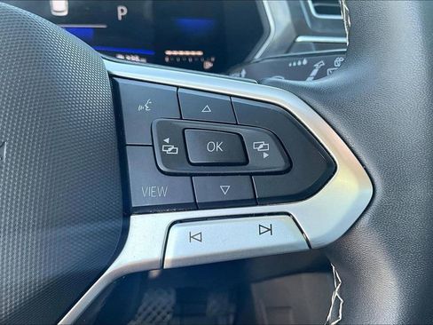 Used 2022 Volkswagen Tiguan SE image 25