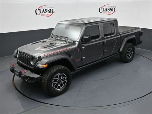 Used 2025 Jeep Gladiator Rubicon w/ Convenience Group image 16