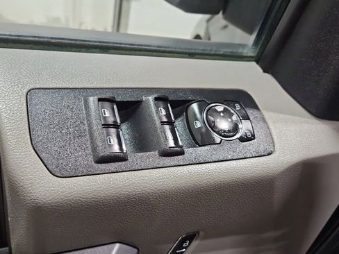 Used 2019 Ford F150 XLT w/ Equipment Group 302A Luxury AWD/4WD image 18