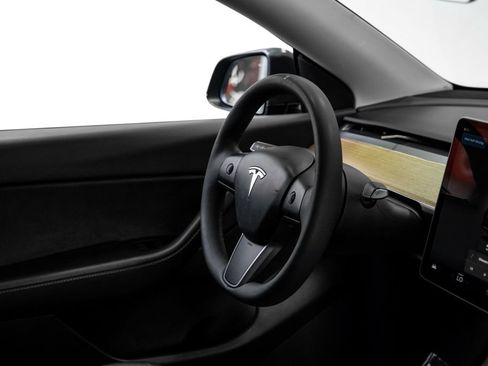 Used 2022 Tesla Model Y Performance AWD/4WD image 17