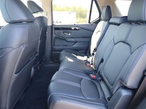 New 2025 Honda Pilot Touring image 29
