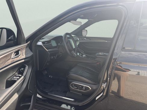 Certified 2022 Jeep Grand Cherokee Overland w/ Adv Protech Group III image 10