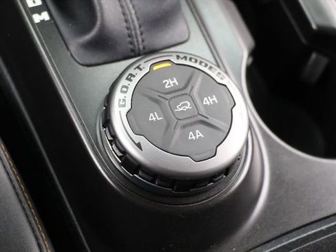 Used 2021 Ford Bronco Badlands image 29