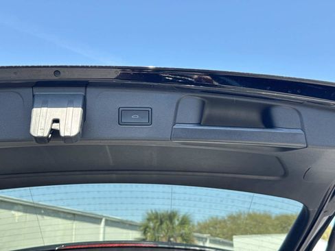 Used 2023 Volkswagen Atlas SE w/ Black Wheel Package image 12