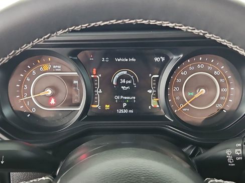 Used 2025 Jeep Wrangler Unlimited Rubicon AWD/4WD image 17