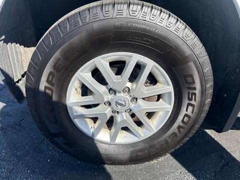 Used 2017 Nissan Frontier SV w/ SV Value Truck Package AWD/4WD image 24