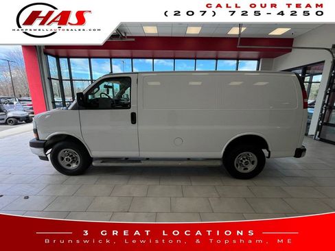 Used 2024 GMC Savana 2500 w/ Driver Convenience Package RWD image 2