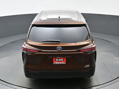 Used 2021 Toyota Sienna XLE FWD image 41