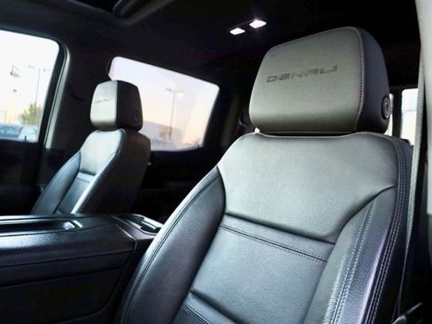Used 2021 GMC Sierra 1500 Denali w/ Denali Premium Package image 20