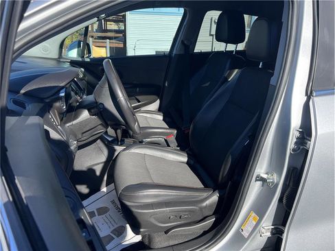 Used 2019 Chevrolet Trax LT w/ LT Convenience Package image 13