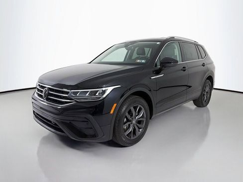 Used 2023 Volkswagen Tiguan SE FWD image 3
