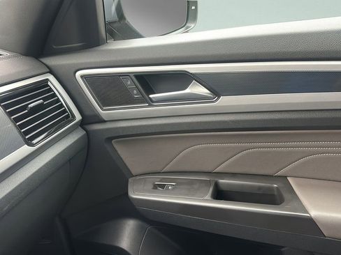 Used 2022 Volkswagen Atlas Cross Sport SEL image 15