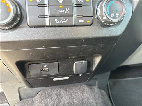 Used 2018 Ford F150 XLT AWD/4WD image 14