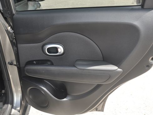 Used 2016 Kia Soul FWD image 14