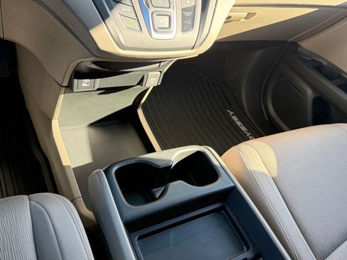 Used 2023 Honda Odyssey EX image 26