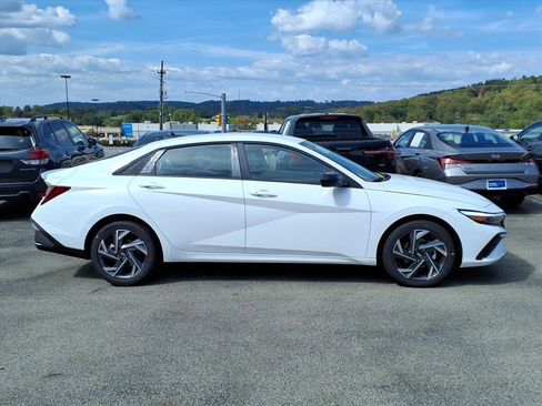 New 2025 Hyundai Elantra Sport w/ Cargo Package image 2