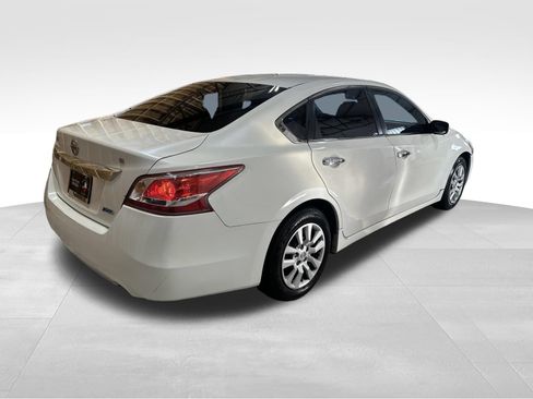 Used 2013 Nissan Altima 2.5 S FWD image 5