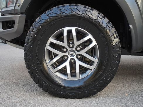 Used 2018 Ford F150 Raptor w/ Equipment Group 802A Luxury image 31