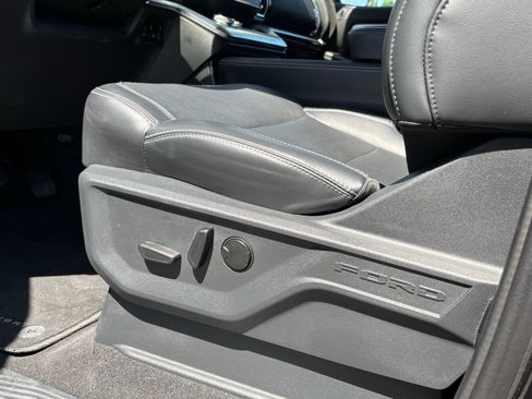 Used 2025 Ford Expedition Platinum AWD/4WD image 15