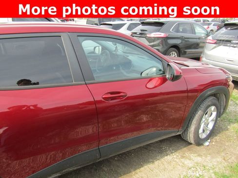 Used 2024 Chevrolet Trax LS w/ LS Convenience Package FWD image 6