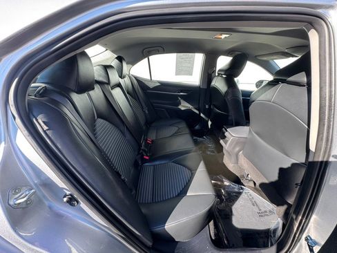 Used 2024 Toyota Camry SE FWD image 12