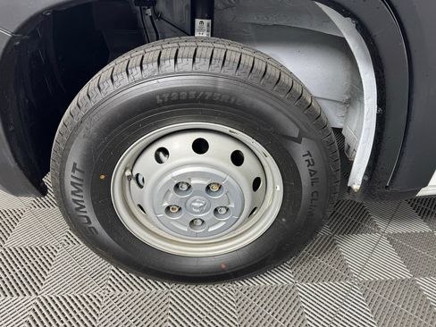 Used 2023 RAM ProMaster 2500 FWD image 9