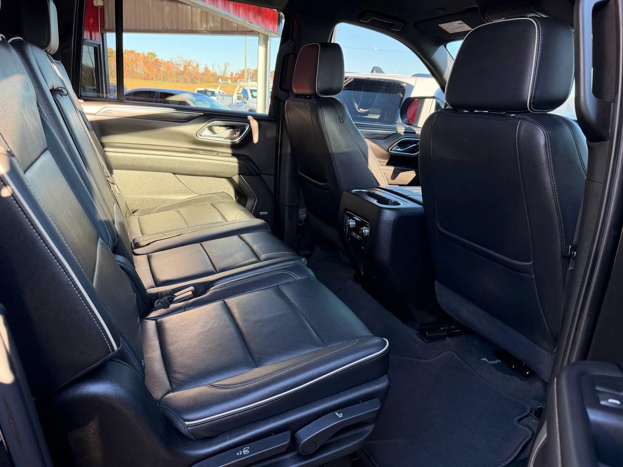 Used 2021 GMC Yukon XL SLT AWD/4WD image 13
