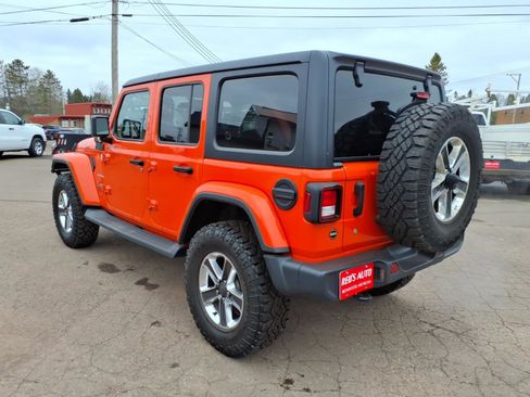 Used 2018 Jeep Wrangler Unlimited Sahara w/ Cold Weather Group AWD/4WD image 4