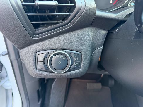 Used 2018 Ford Escape SE FWD image 12