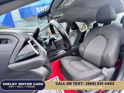 Used 2019 Toyota Camry LE w/ Carpet Mat Package image 10