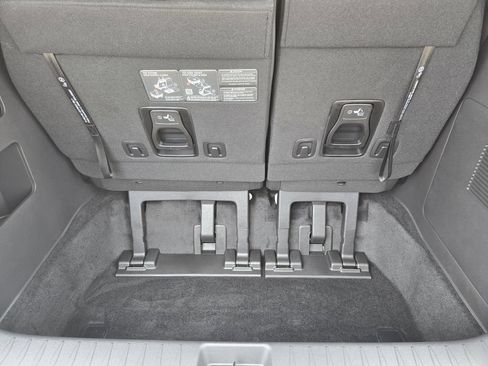 New 2026 Kia Carnival EX FWD image 24