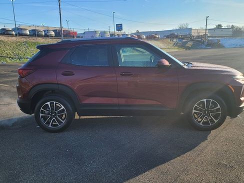 Used 2025 Chevrolet TrailBlazer LT w/ LT Cold Weather Package image 14