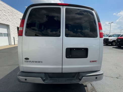 Used 2017 GMC Savana 2500 LT w/ LT Preferred Equipment Group image 7
