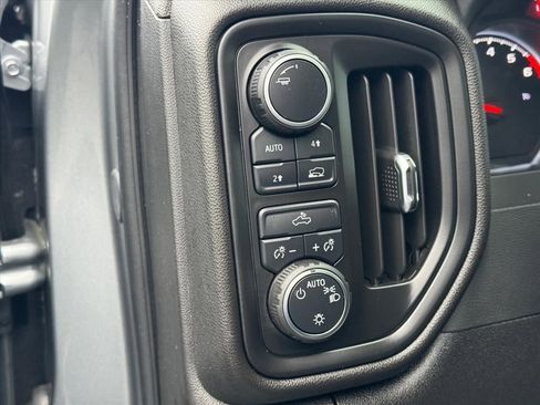 Used 2025 Chevrolet Silverado 1500 Custom image 16