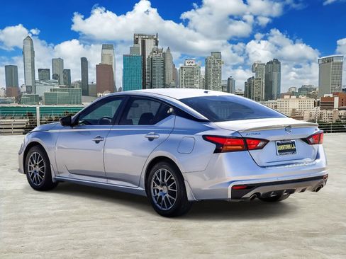 Used 2020 Nissan Altima 2.5 SR FWD image 6